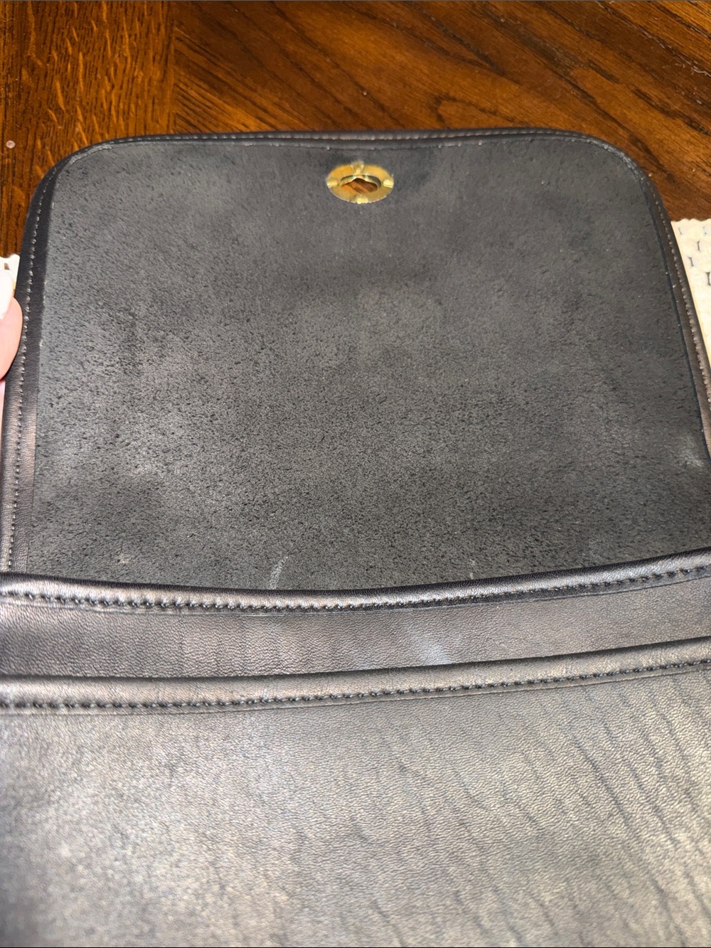 Coach Black Leather Shoulder Bag with Gold Turn-Lock -Vintage - Picture 14 of 15